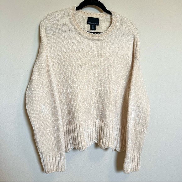 Cynthia Rowley Ivory Chenille Loose Fit Sweater w/ Scallop Hem - Size M (EUC) - Picture 2 of 7
